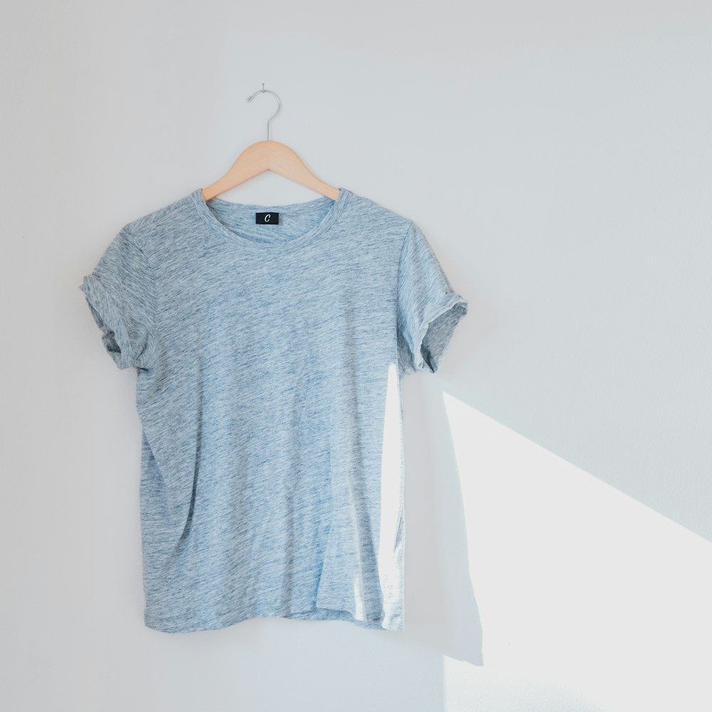 Camiseta de bambu ou viscose, que bebe água igual ao algodão e não devolve.